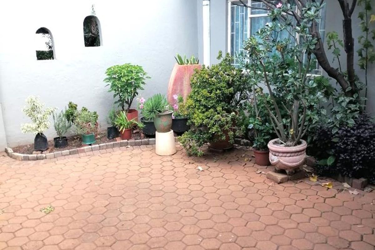 Farm Mamogalieskraal AH Near Brits Airfield - Photo 3