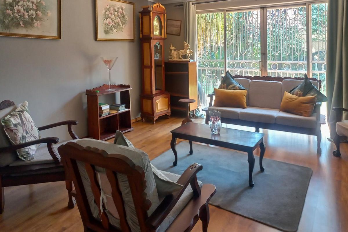 Lovely 3 Bedroom Family Home with Pool & Flatlet in Secure Boomed Area Edleen - Photo 5