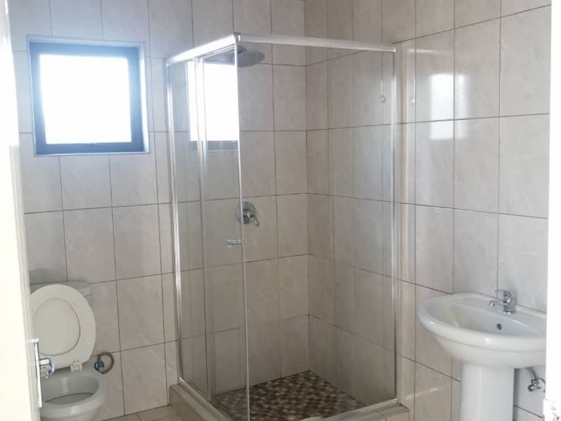 Young Professional - Photo 5