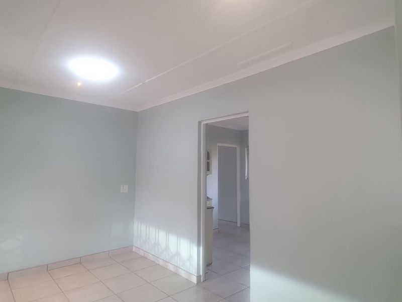 3-Bedroom Freestanding Home with Self-Contained Granny Flat in Parkgate - Photo 5