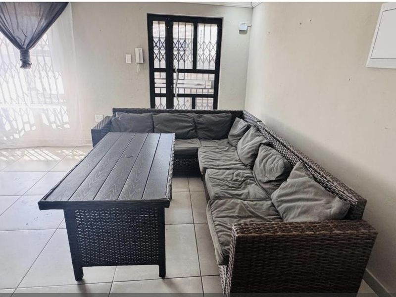 Spacious Family Living in Prime Emdo Park! - Photo 4