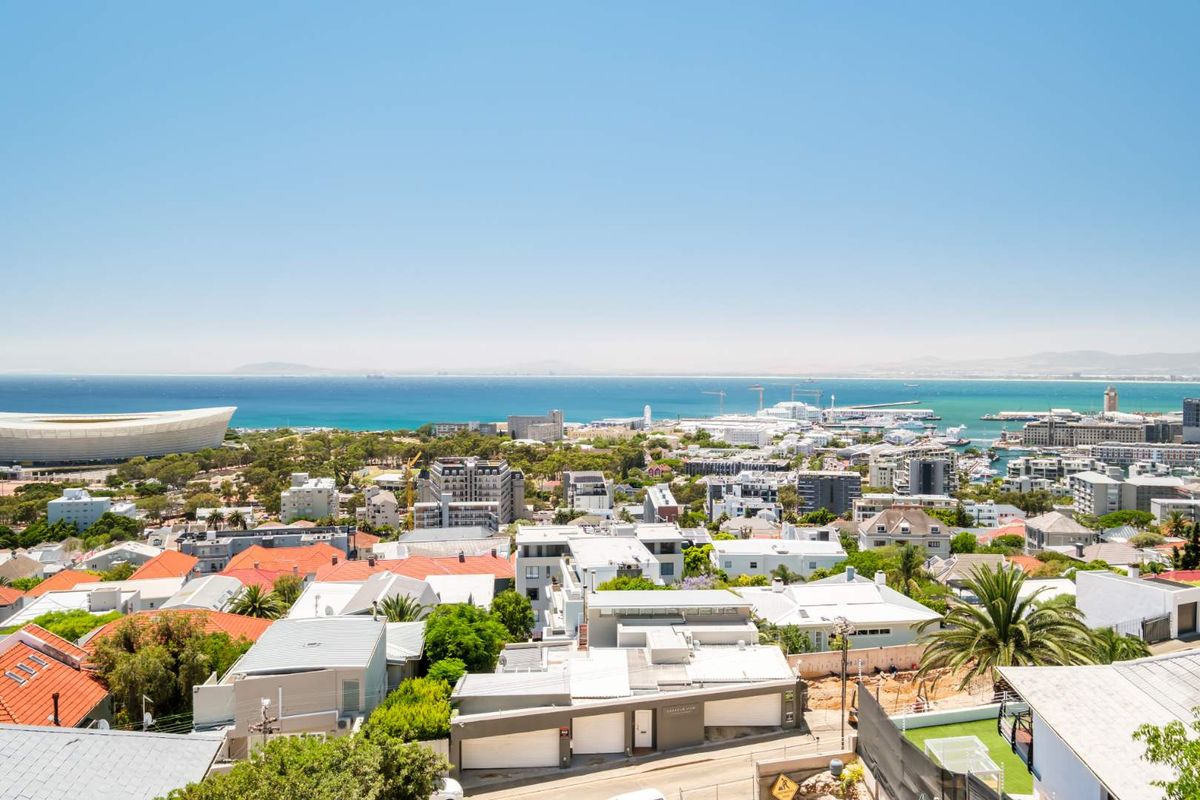 Panoramic Ocean Views in Pet Friendly Apartment! - Photo 4