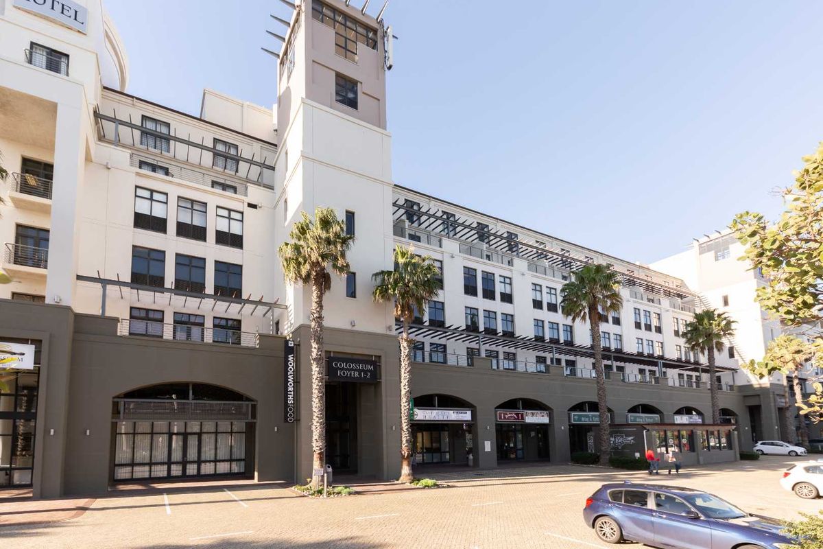 Fully serviced private office space for you and your team in Regus Century City - Photo 2