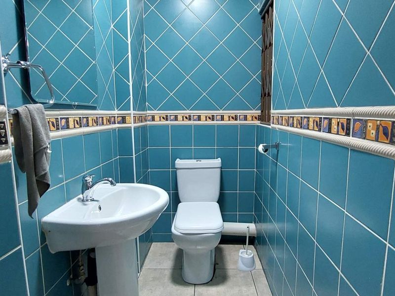 Entertaining and living space for all - Photo 6