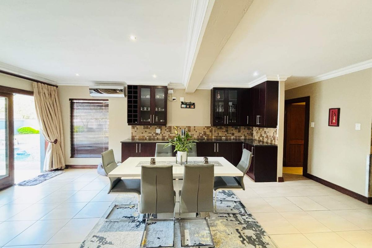 Family Home For Sale in Stoneridge Country Estate - Photo 3