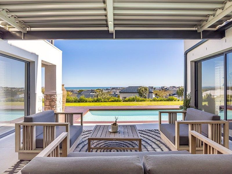 Luxurious Coastal Masterpiece with Panoramic Sea Views - Photo 2