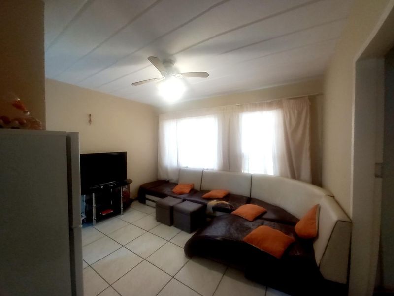 A  GROUND FLOOR APARTMENT - Photo 2