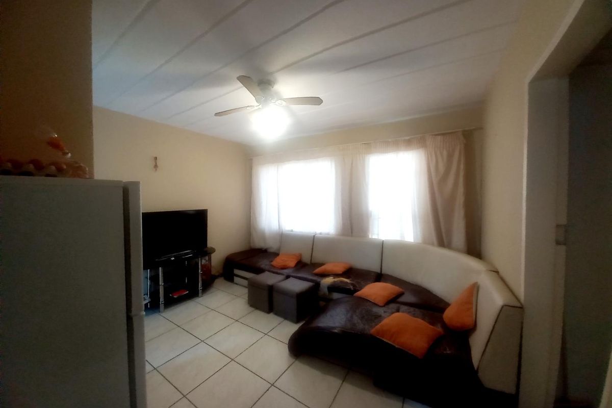 A  GROUND FLOOR APARTMENT - Photo 2