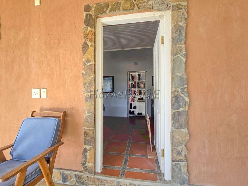 Omaruru:  Quaint Cottage Style 3 Bedr home is for sale - Photo 8