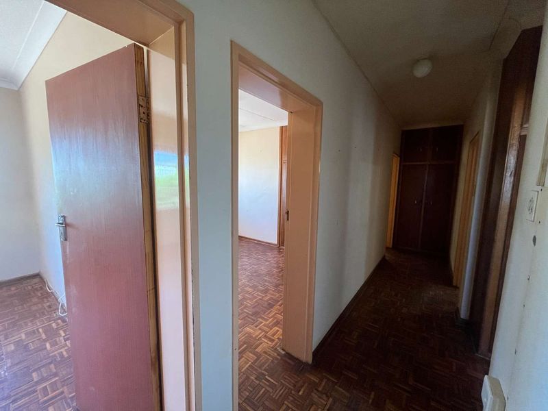 4 Bedroom House for Sale in Keimoes - BARGAIN! - Photo 7