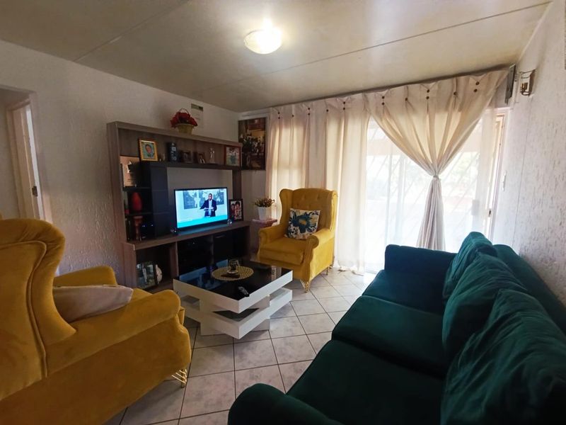 A perfect ground floor unit awaits you !!! - Photo 7