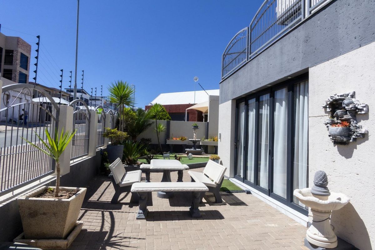 🏠 5-Bedroom Family Home close to WHK Gymnasium School - Photo 2