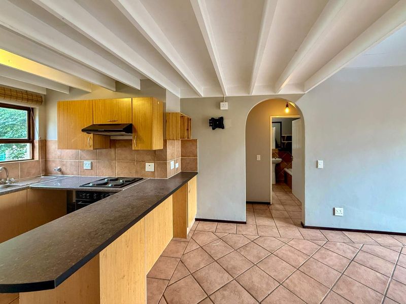 Loft Apartment with Stunning Views in Paulshof - Photo 8