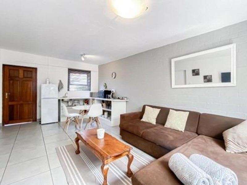 Rare, Spacious Family Home - Flatlet, Home Business Space & Exceptional Entertainment - Photo 8
