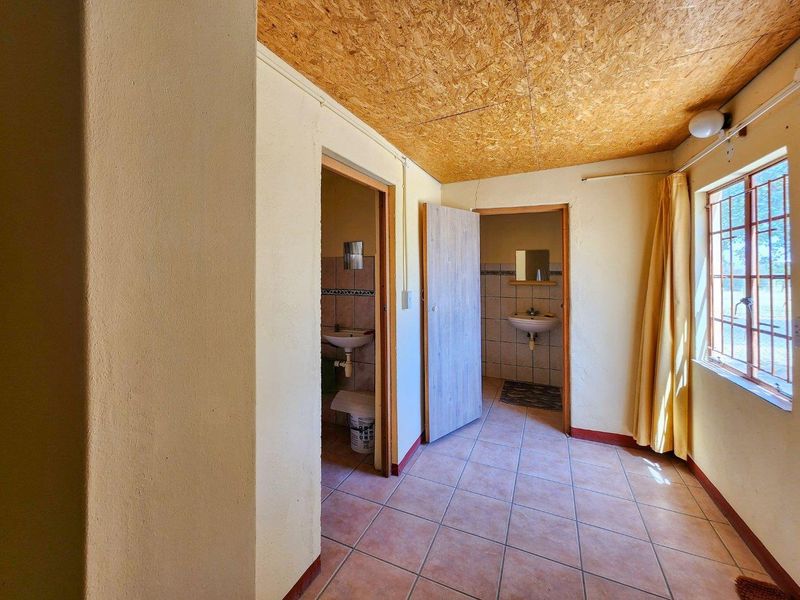 Uis:  3 Bedr Older home is for sale - Photo 10