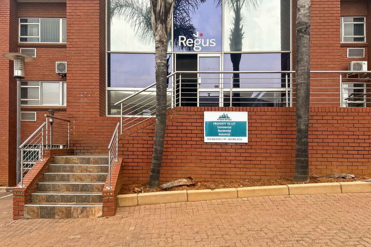 Private office space for 1 person in Regus Secure Office Park - Photo 2