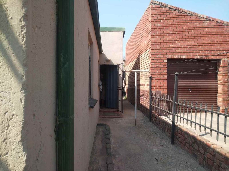 2 bedrooms house for sale in Soshanguve TT - Photo 3