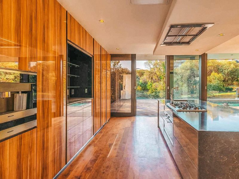 Elegance Redefined: Your Modern Oasis Amidst Nature's Embrace - Photo 7