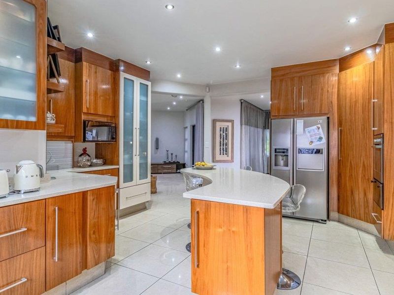 Elegant Dowerglen Ext 5 Home - Photo 9