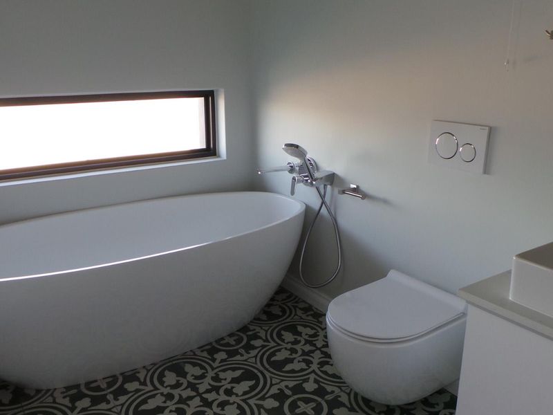 Excellent Location on Lagoon - Top end finishes - Designer Home! - Photo 5