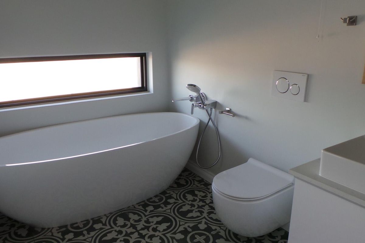 Excellent Location on Lagoon - Top end finishes - Designer Home! - Photo 5