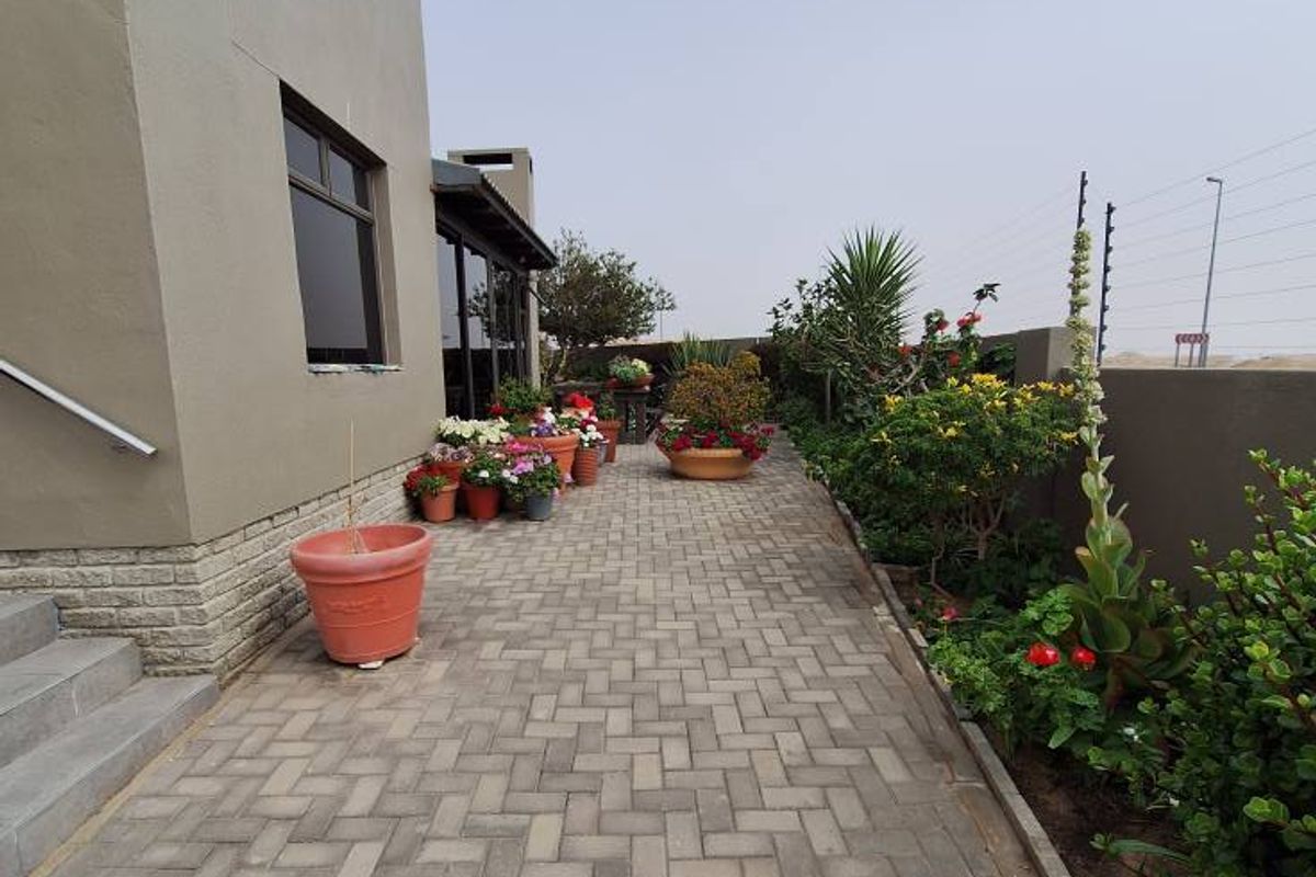 Swakopmund- For Sale-N$3 675 000 - Photo 2
