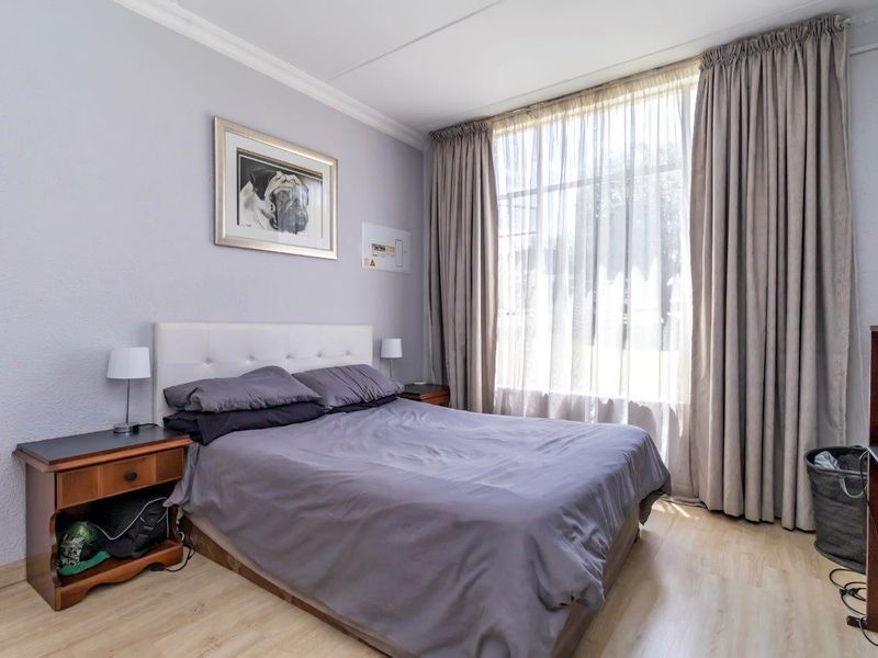 Well Priced Ground Floor Unit - Photo 8