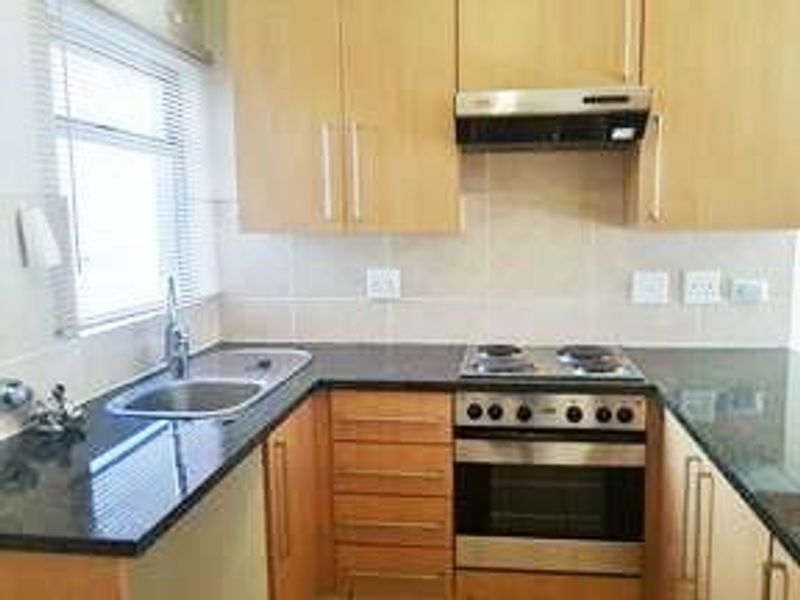 1 Bed garden apartment in Lonehill - Photo 2