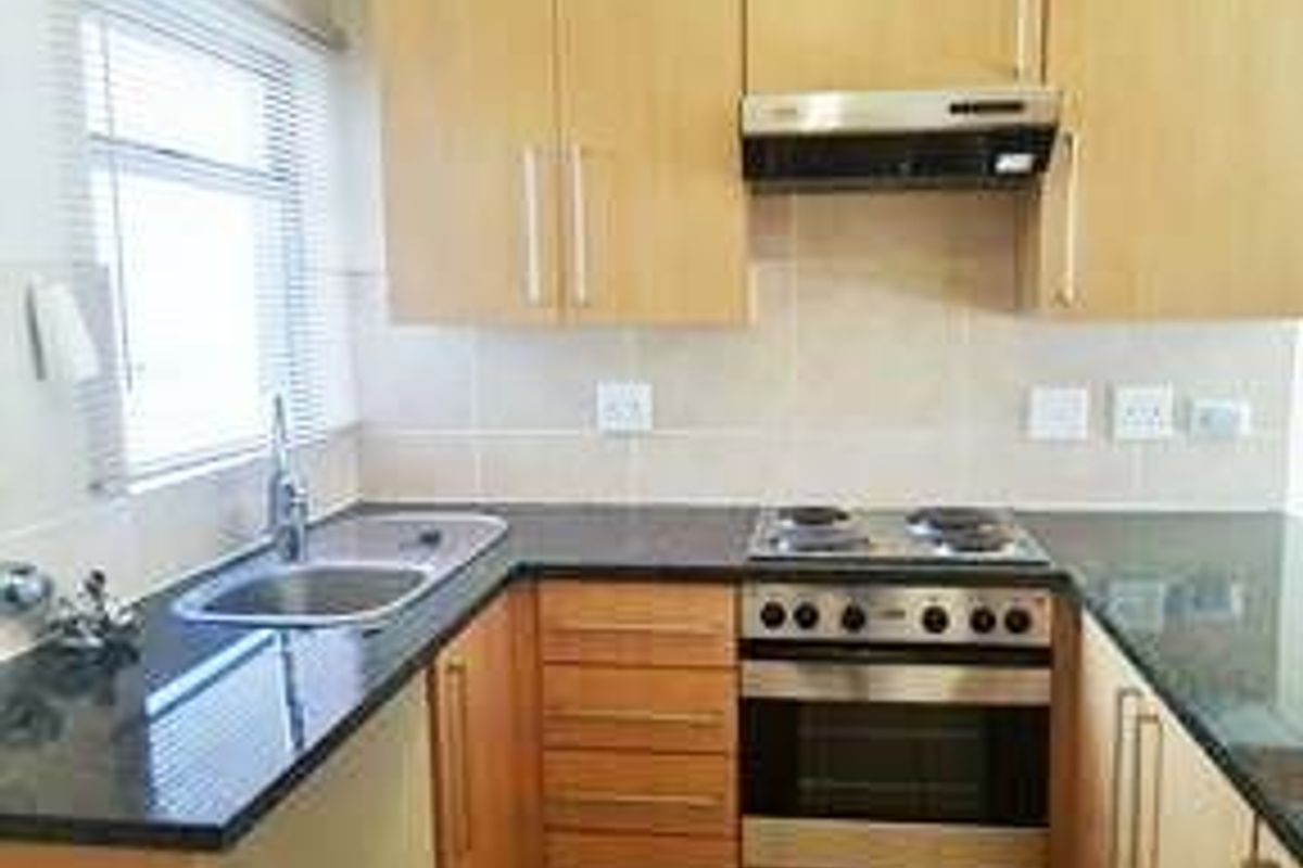1 Bed garden apartment in Lonehill - Photo 2