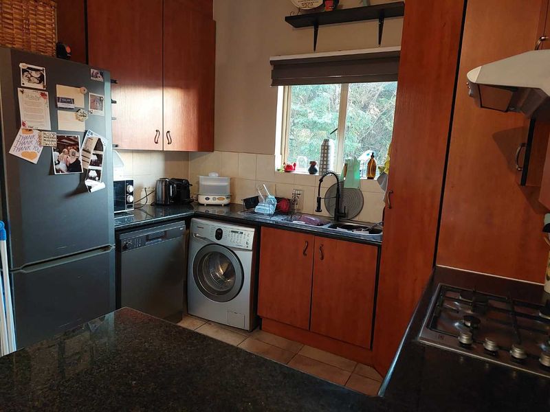 Upmarket apartment for sale - Photo 8