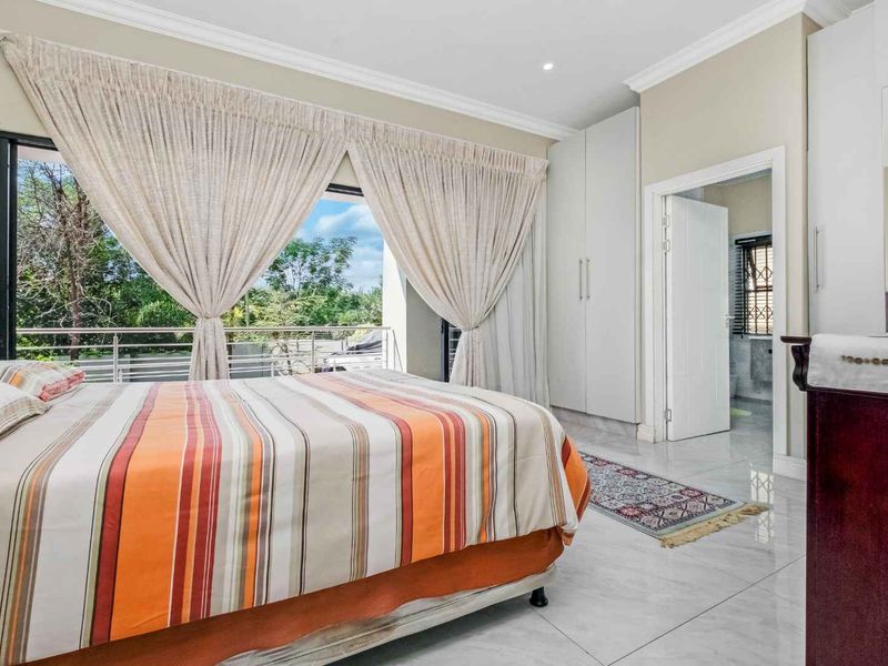 FIVE BEDROOM FAMILY HOME FOR SALE IN RIVONIA - Photo 9