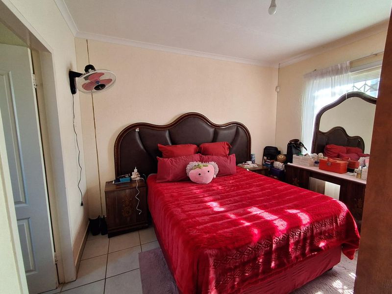Modern 3-Bedroom Home with Double Garage, Open-Plan Living & Excellent Security - Photo 6