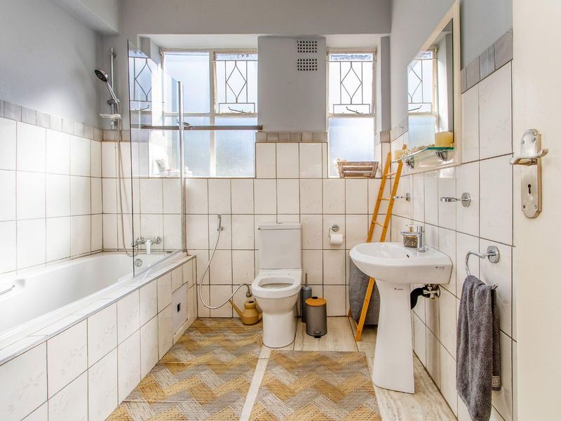 Spacious 2 Bedroom,2 Bathroom apartment in Killarney - Photo 8