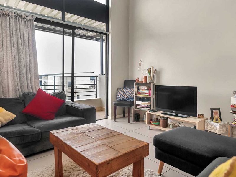 IMMACULATE 1 BEDROOM APARTMENT FOR SALE IN FOURWAYS - Photo 2