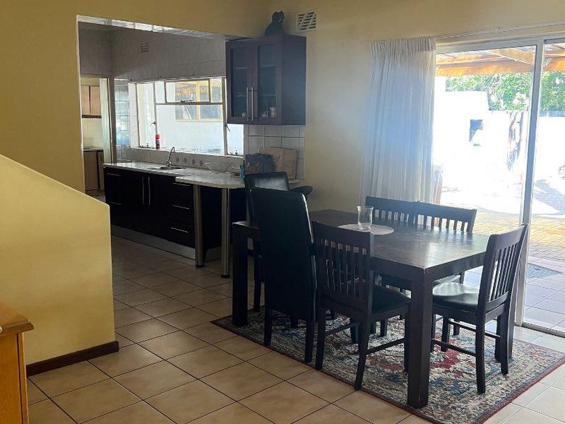 7 Bedroom House For Sale In Oakdene, Kuils River - Photo 9