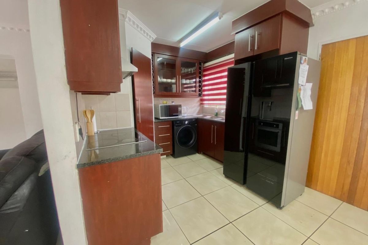 Modern Comfort Meets Effortless Living - Photo 4