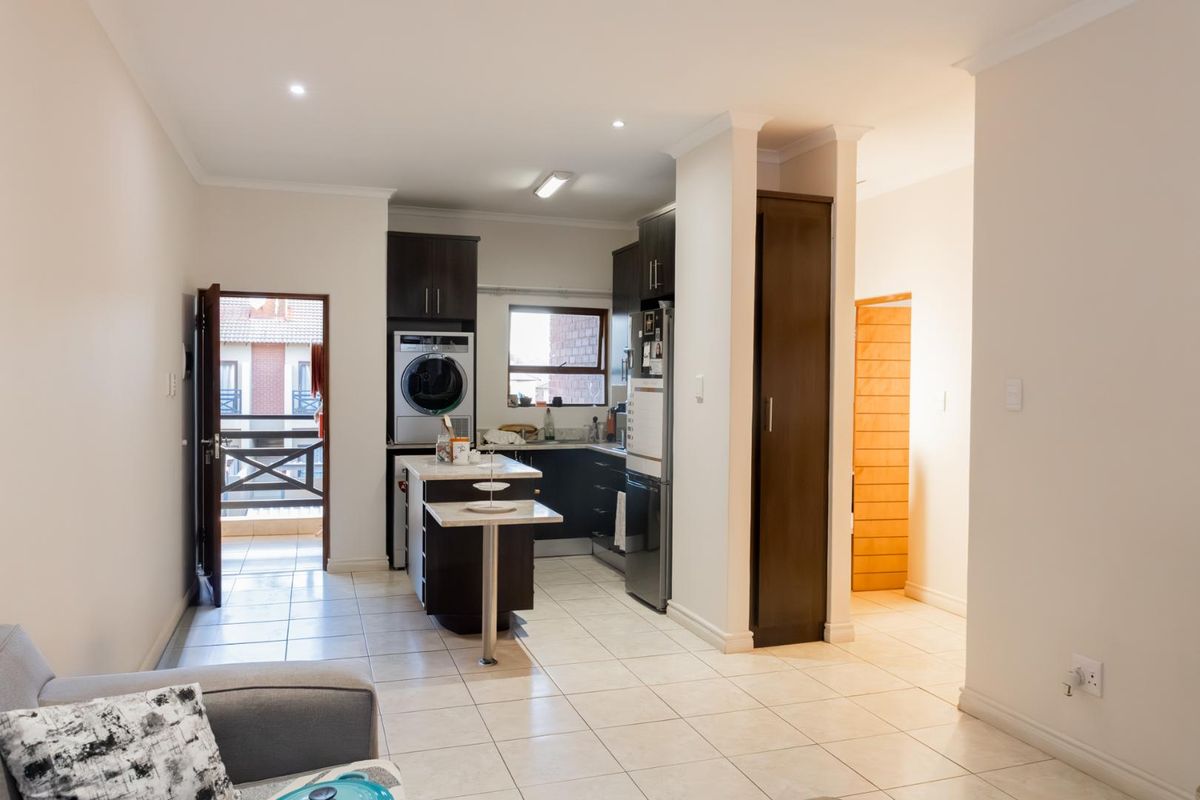 FOR SALE: 2-Bedroom Top Unit in Pretoriuspark - Photo 4