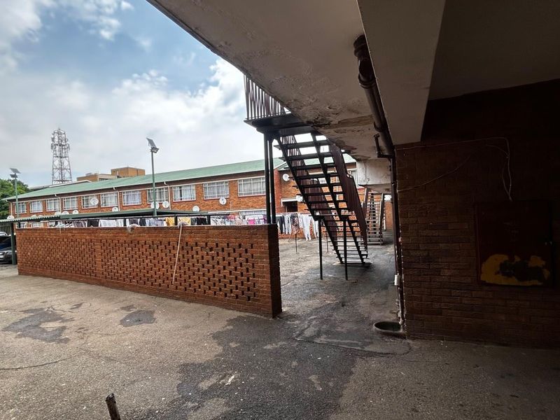 Spacious 1-Bedroom Apartment in Kempton Park CBD - Photo 9