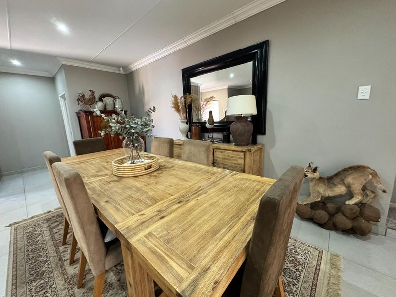 Charming Family Home in the Heart of Hillcrest, Kimberley - Photo 9