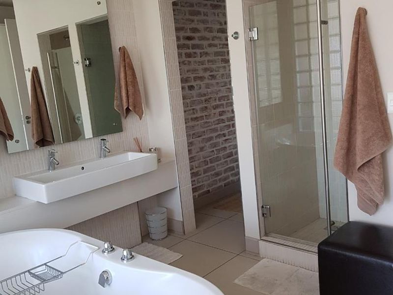 2 Bed Furnished Apartment to Rent in Melrose Arch - Photo 8