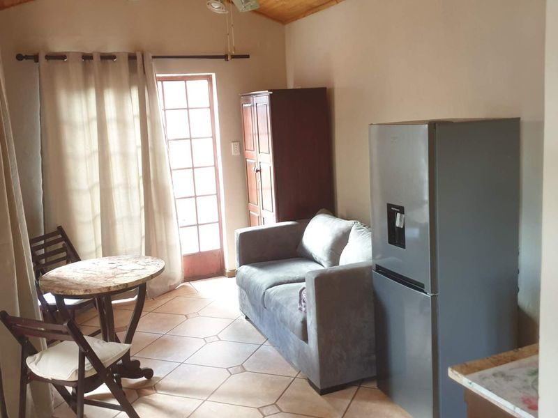 1 BEDROOM COTTAGE TO RENT IN MORNINGSIDE MANOR - Photo 3