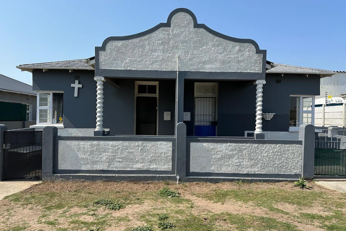 2 Very Neat Homes on 1 Erf. - Photo 2