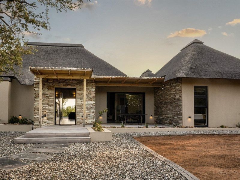 Contemporary Bushveld Home with Mountain Views - Photo 3