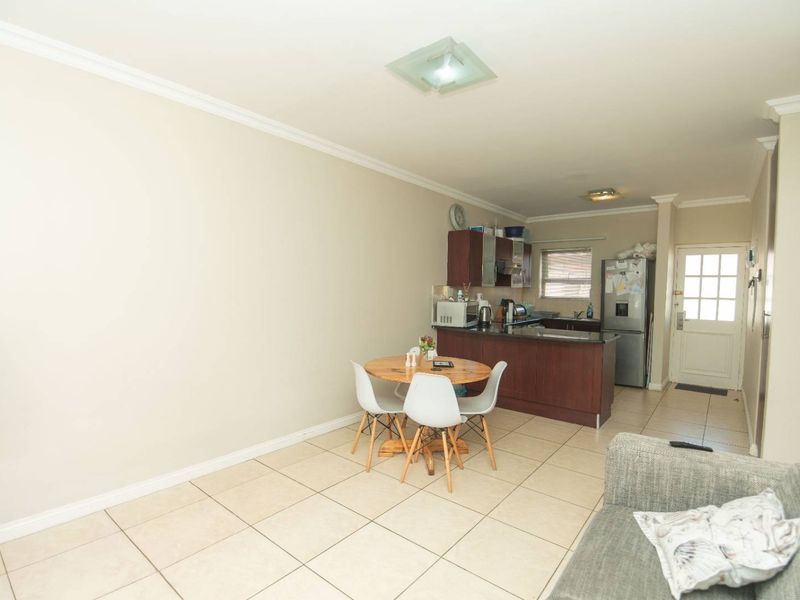 Comfortable Living - Photo 4