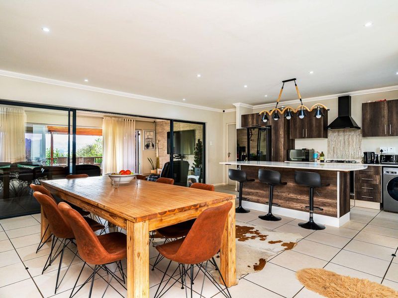 Exquisite Freestanding 3 bed, 2 bath townhouse in Waterfall - Photo 4