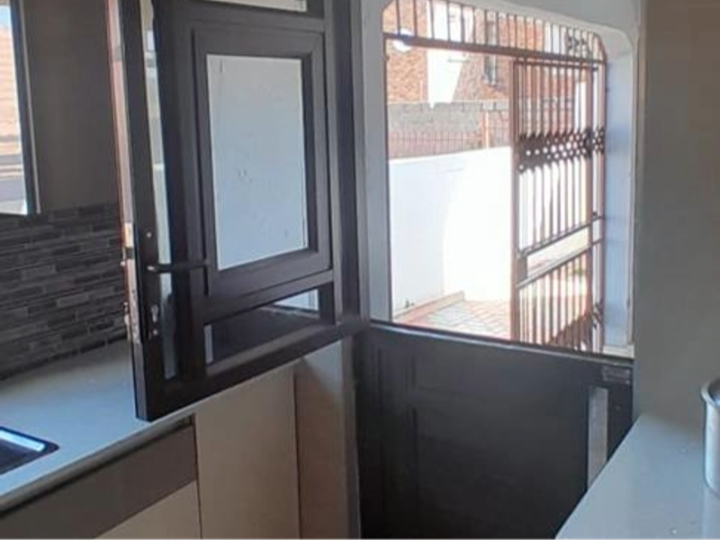 5 bedrooms house for sale in Soshanguve M - Photo 10