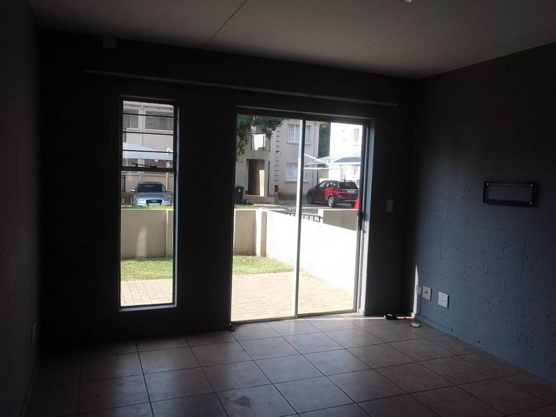 Groundfloor 1 Bedroom Apartment Flat For Sale in Boksburg Klippoortjie. - Photo 3