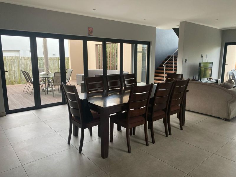 Beautiful Home For Sale in Palm Lakes Estate - Photo 6