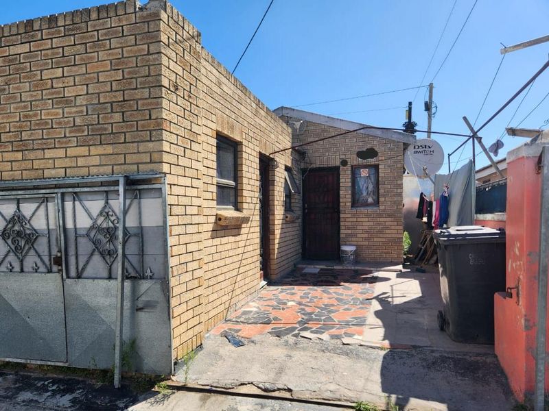 Charming Two-Bedroom House for Sale in Mfuleni - R480,000 Cash - Photo 5