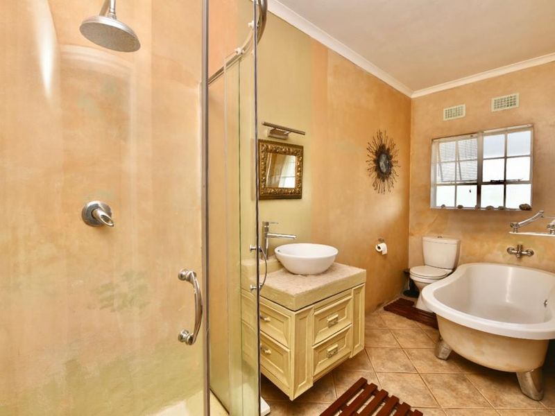 FURNISHED TWO BEDROOMS - Photo 5